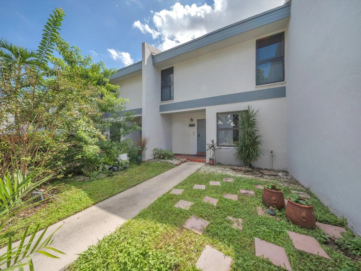 3-DSC0026 at 9240 NW 14th Street, Pembroke Pines