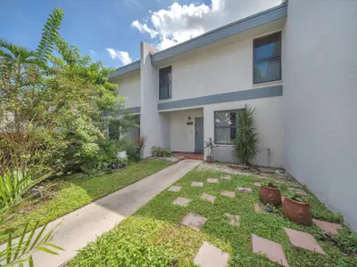 9240 NW 14th Street, Pembroke Pines – Townhouse for sale