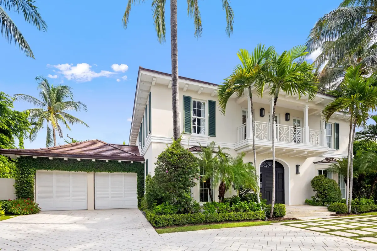 Garage at 253 Jamaica Lane, Palm Beach