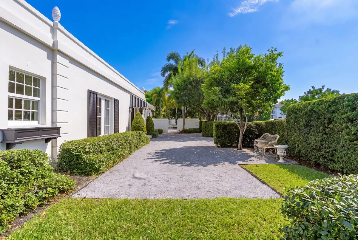 FrontYard at 105 NW 7TH Street, Delray Beach