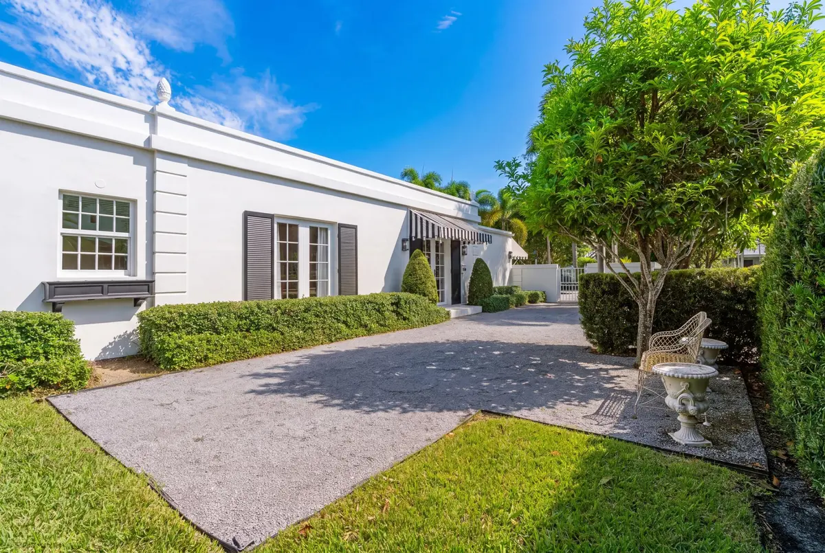 FrontYard2 at 105 NW 7TH Street, Delray Beach