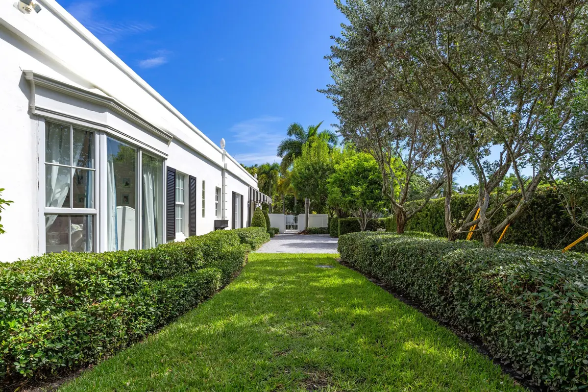 FrontYard3 at 105 NW 7TH Street, Delray Beach