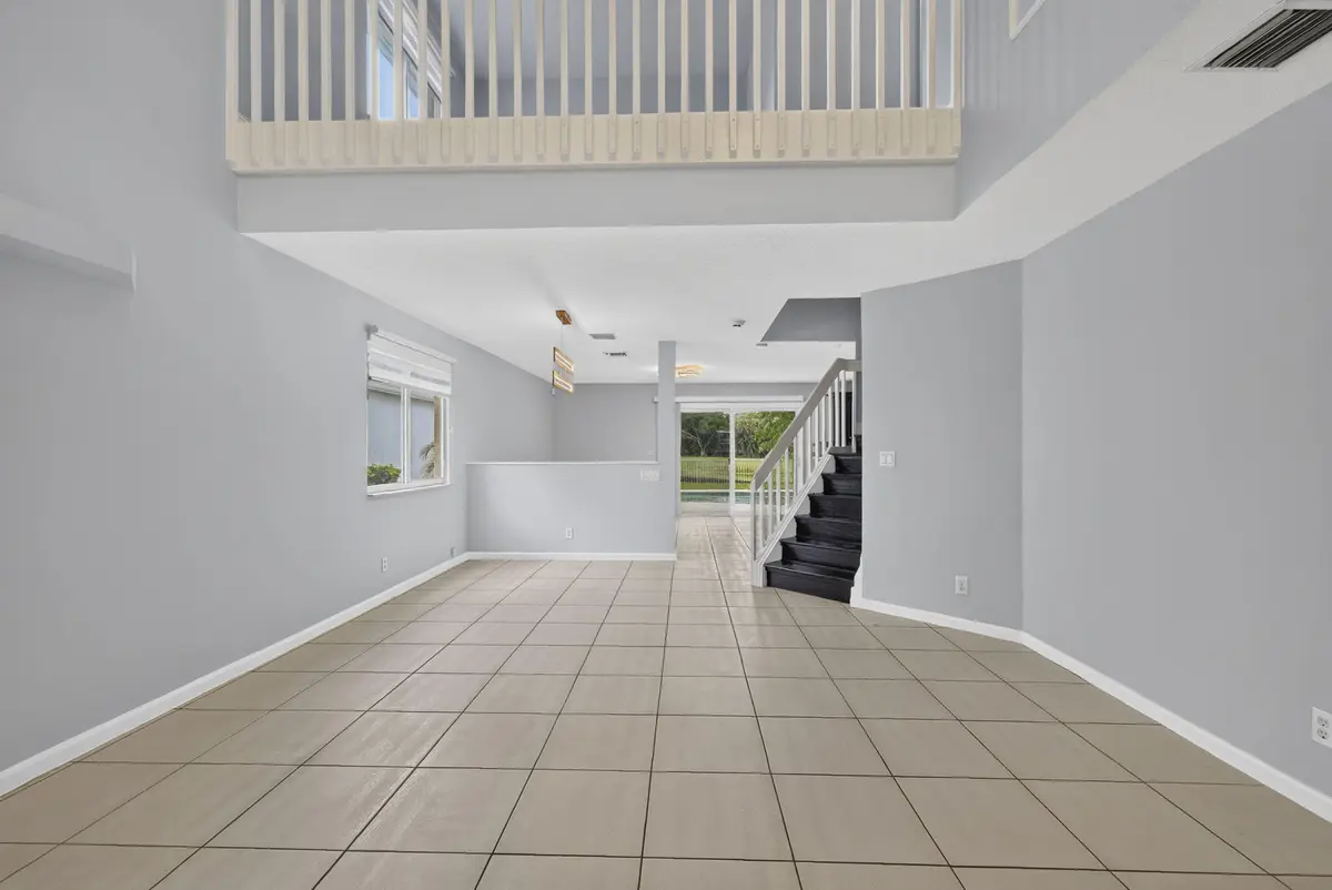 living room at 1403 BANYAN Circle, Pompano Beach