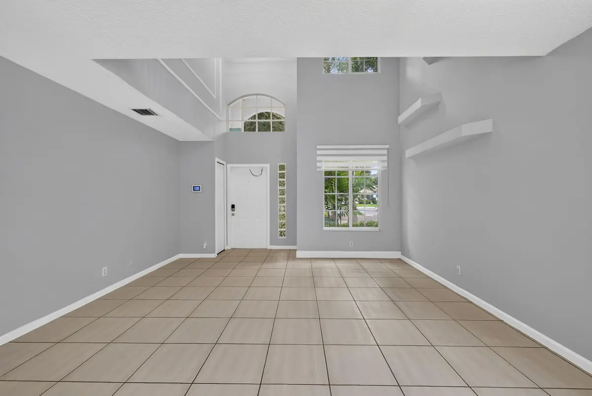 Living room at 1403 BANYAN Circle, Pompano Beach
