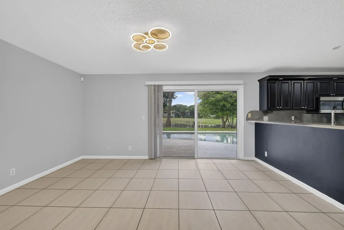 dining room at 1403 BANYAN Circle, Pompano Beach