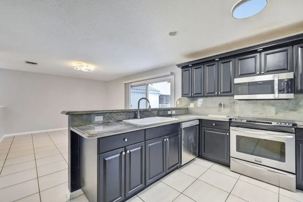 kitchen at 1403 BANYAN Circle, Pompano Beach