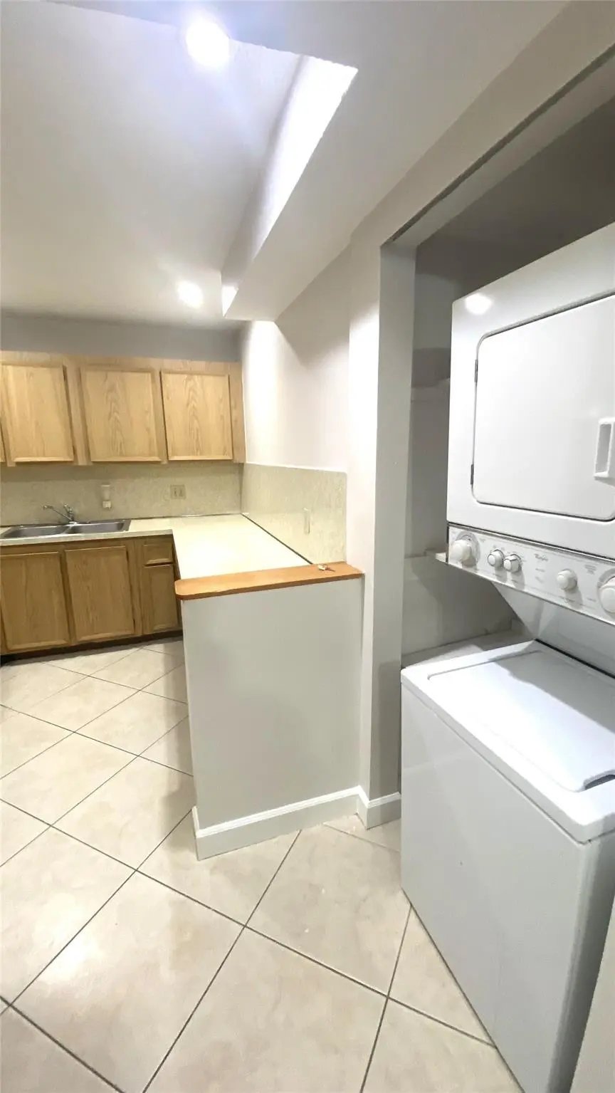 Photo 5 at 733 SE 1ST Way 302, Deerfield Beach