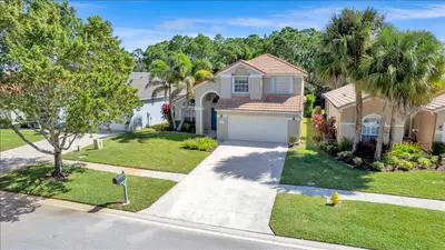 7119 SE Twin Oaks Circle, Stuart – Single Family Residence for sale