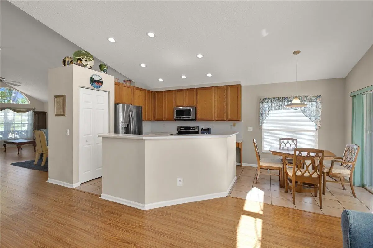 24-GG3A9672 at 7119 SE Twin Oaks Circle, Stuart