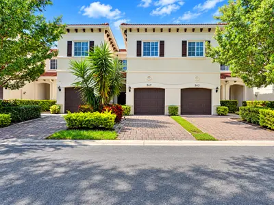 367 SE 1ST Drive, Deerfield Beach – Townhouse for rent
