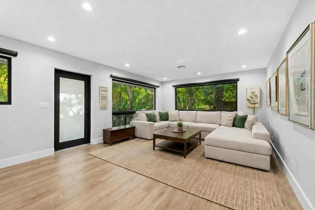 collov-ai_20260930161744_7zwh5i at 2643 SW 30TH Terrace, Fort Lauderdale