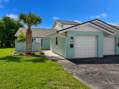 159 Kristi Drive, Indian Harbour Beach – Townhouse for sale
