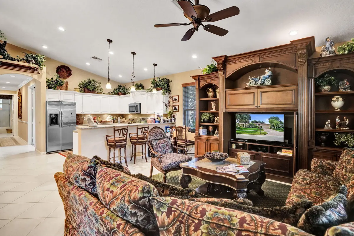 family to kitchn at 11733 CARDENAS Boulevard, Boynton Beach
