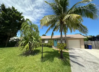 19043 SE Fearnley Drive, Tequesta – Single Family Residence for sale
