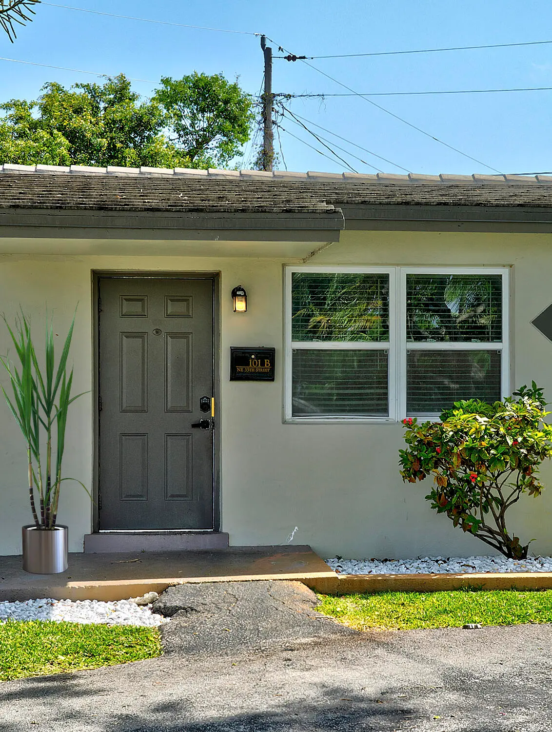 R.F006 at 101 NE 35th Street B, Pompano Beach