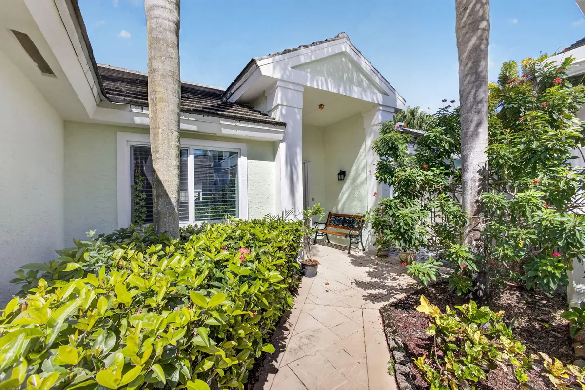 4-web-or-mls-5D1A3045 at 12 COMMODORE Place, Palm Beach Gardens