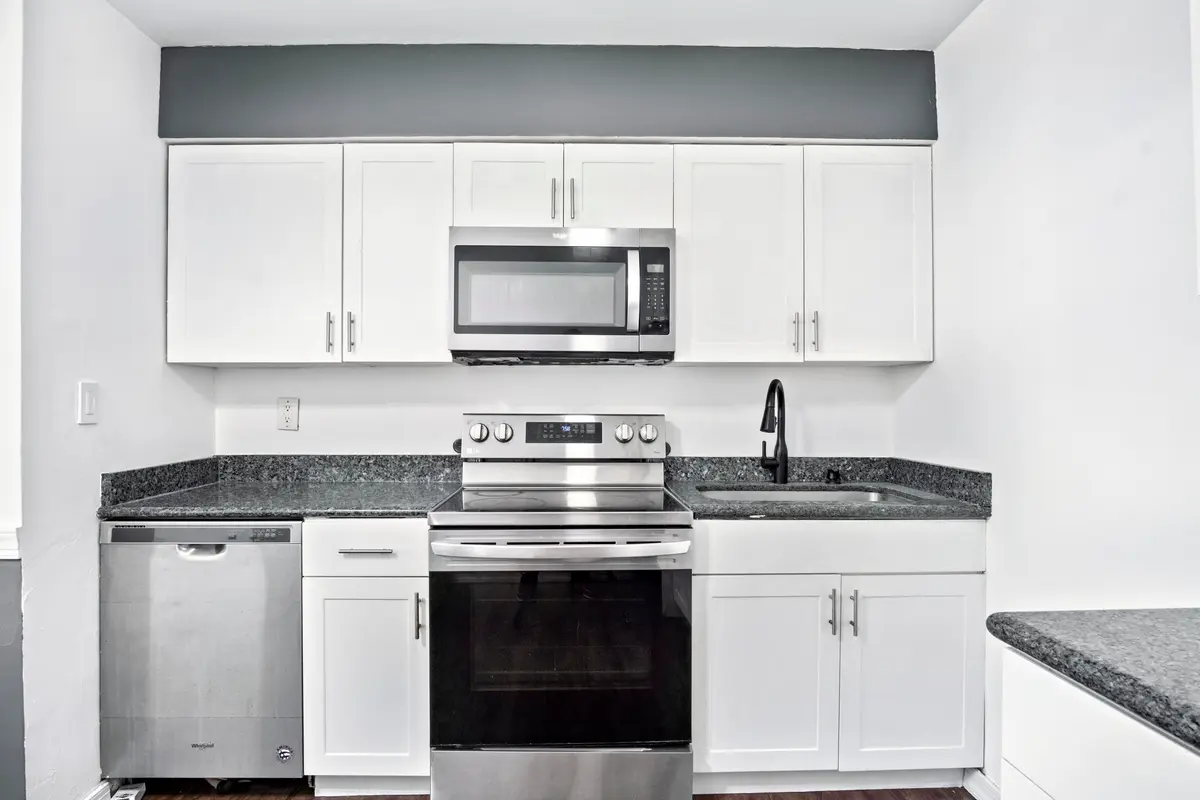 R.F028 at 101 NE 35th Street B, Pompano Beach