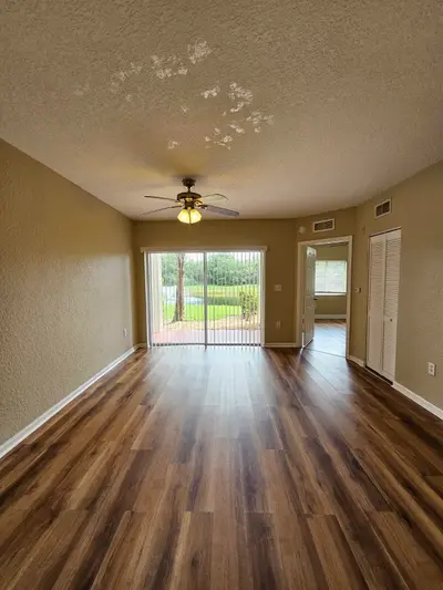 1063 GOLDEN LAKES Boulevard 311, West Palm Beach – Condominium for sale