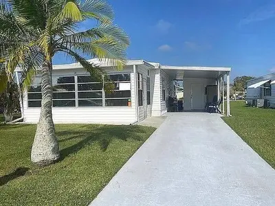 21 Flores Way, Port St. Lucie – Mobile Home for sale
