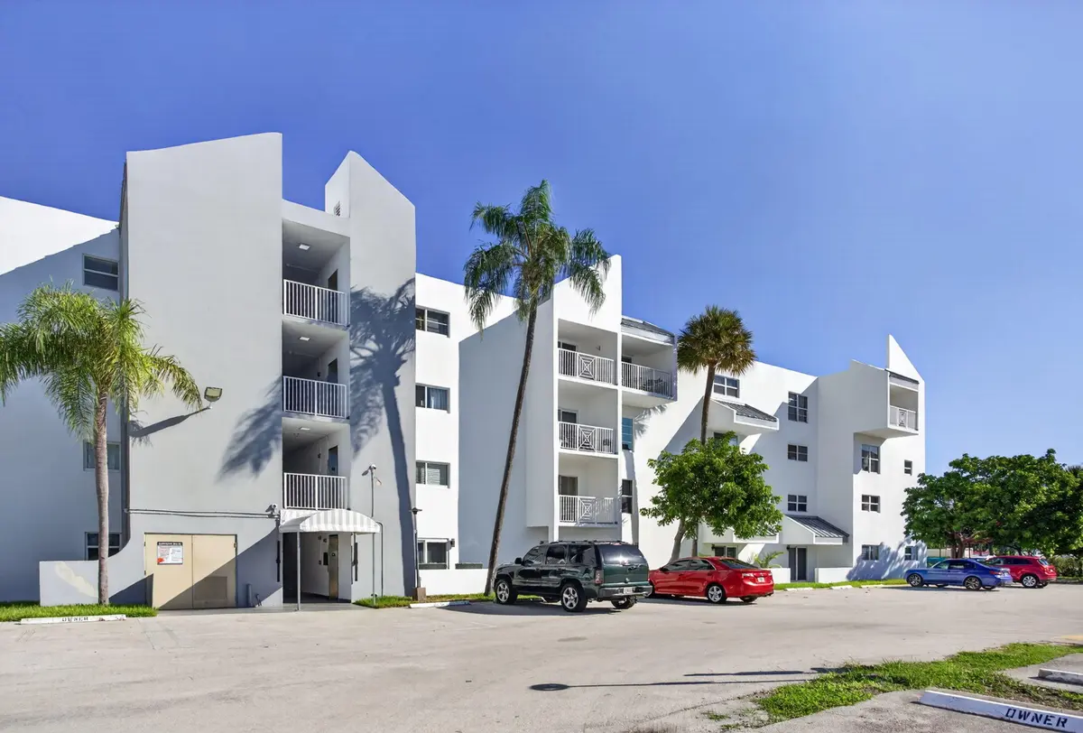 2-web-or-mls-2840 203-5 at 2840 NE 14th Street Causeway 203A, Pompano Beach