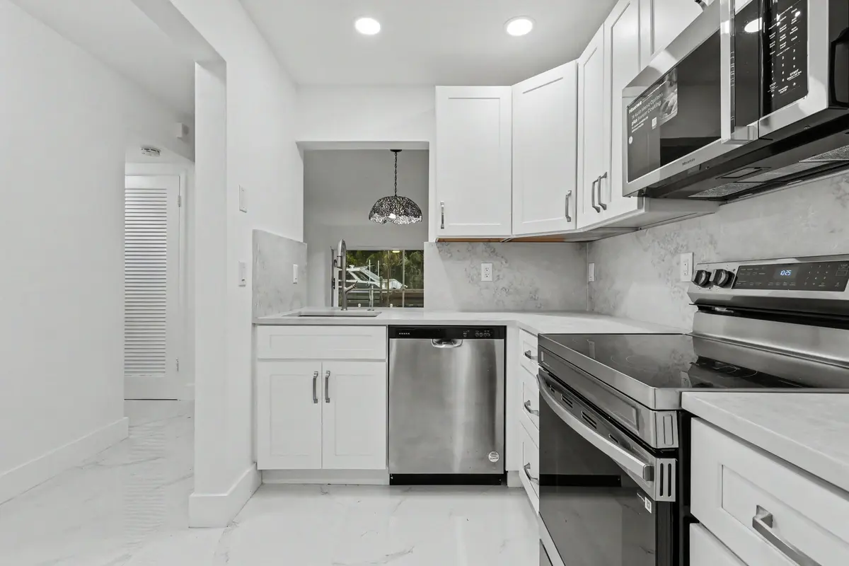 460-19 at 460 Paradise Isle Boulevard 101, Hallandale Beach