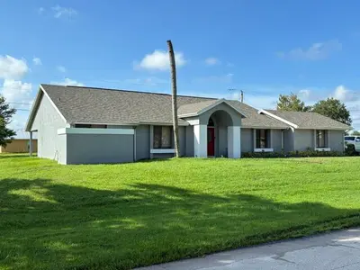 6907 NW HERSHY Circle, Port St. Lucie – Single Family Residence for sale