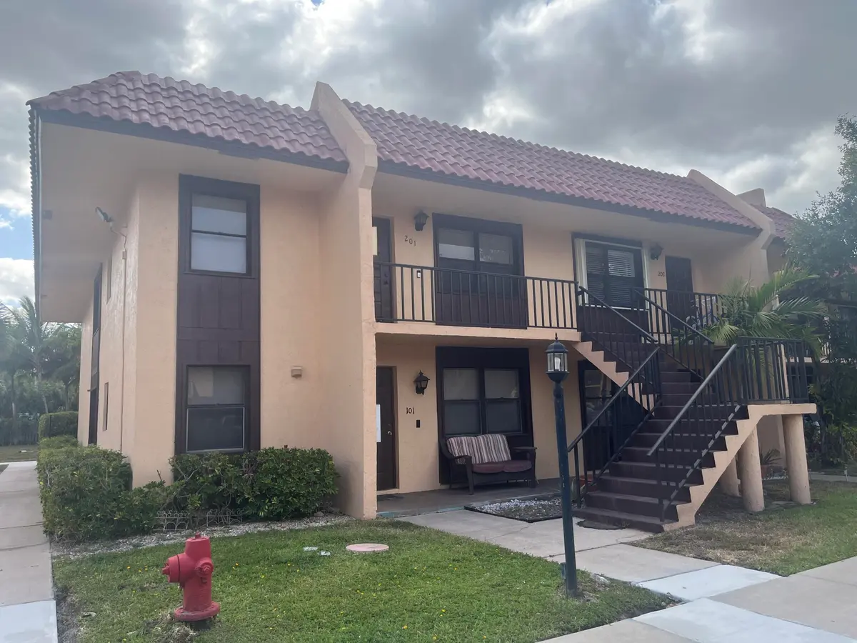 IMG_5360 at 5975 FOREST HILL Boulevard 201, West Palm Beach