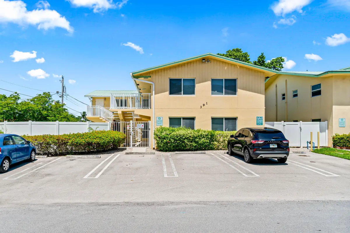 001-391Southeast19thAvenue-6-PompanoBeac at 391 SE 19TH Avenue 8, Pompano Beach
