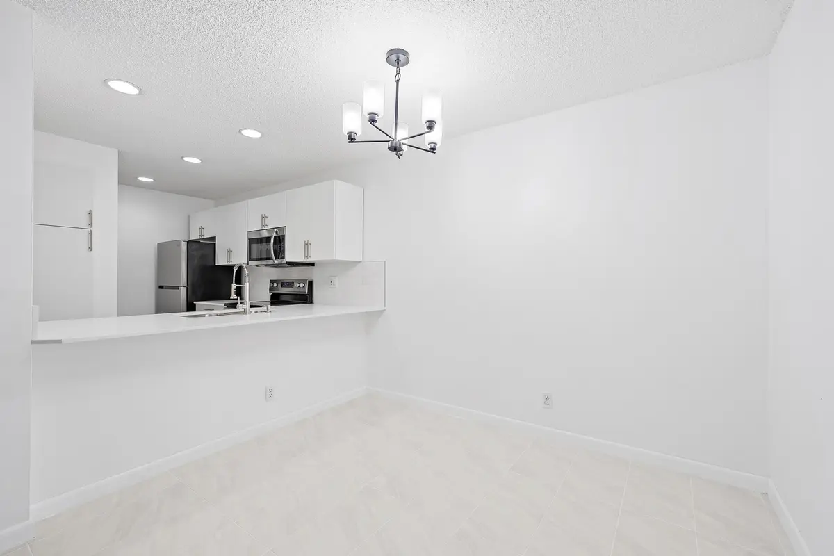 3402 Gardens E Dr Dining 1 at 3402 Gardens E Drive, Palm Beach Gardens