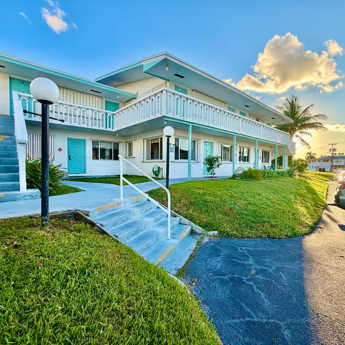 IMG_4236 at 1980 Sunset Avenue 9, Lake Worth Beach