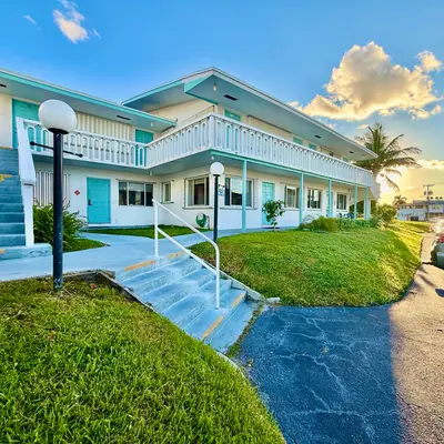 1980 Sunset Avenue 9, Lake Worth Beach – Condominium for rent