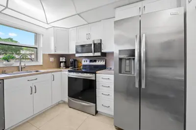 9330 SUNRISE LAKES Boulevard 104, Sunrise – Condominium for sale