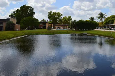 6100 Forest Hill Boulevard 201, West Palm Beach – Condominium for rent