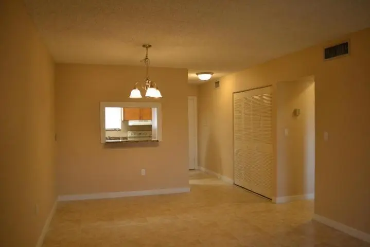 noha2 at 6100 Forest Hill Boulevard 201, West Palm Beach