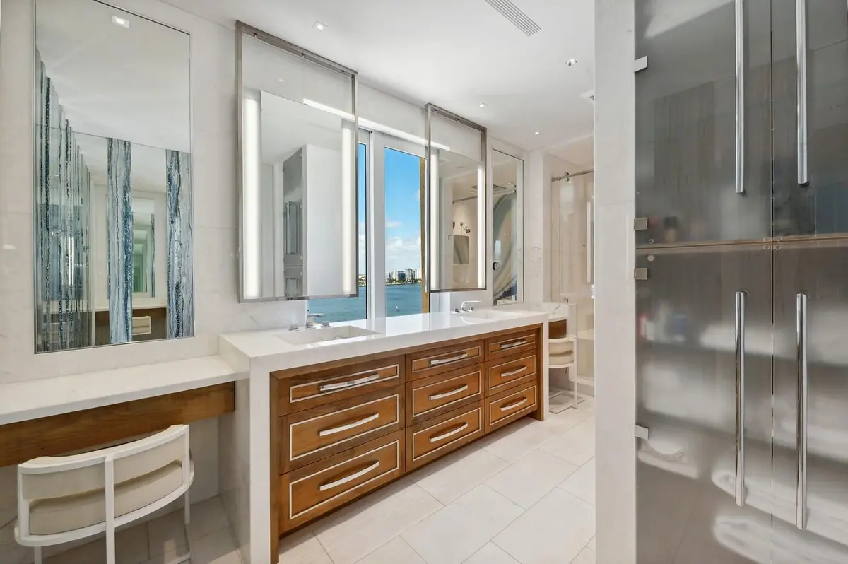 18_150BradleyPlace906_13_PrimaryBathroom at 150 BRADLEY Place 906, Palm Beach