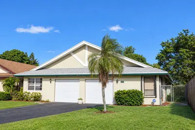 1211 SW 74TH Avenue, North Lauderdale – Single Family Residence for sale