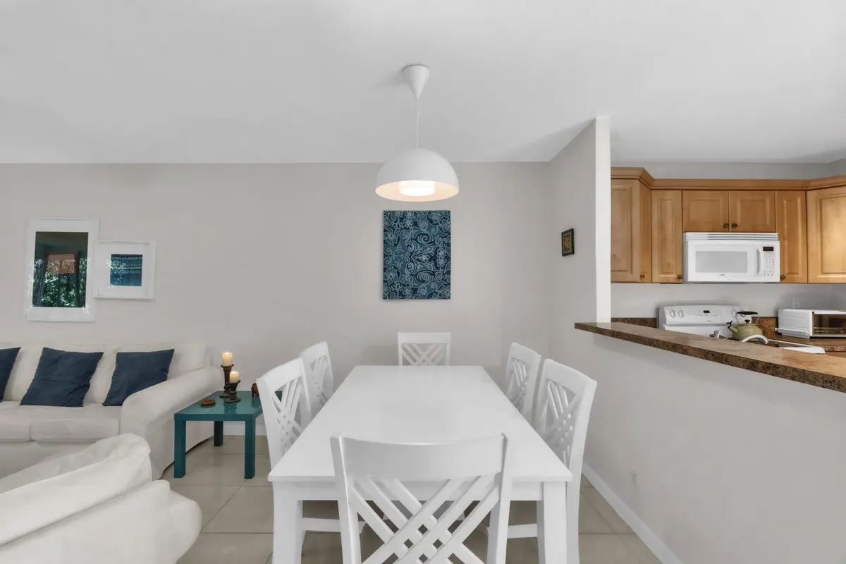 Dining Area at 5141 W OAKLAND PARK Boulevard 311, Lauderdale Lakes