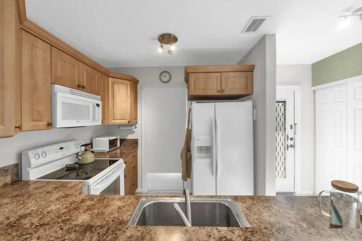 Kitchen at 5141 W OAKLAND PARK Boulevard 311, Lauderdale Lakes