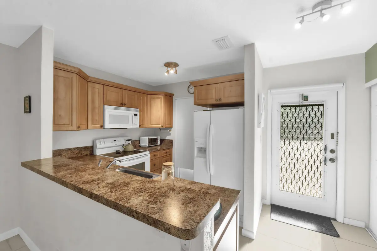 Kitchen at 5141 W OAKLAND PARK Boulevard 311, Lauderdale Lakes