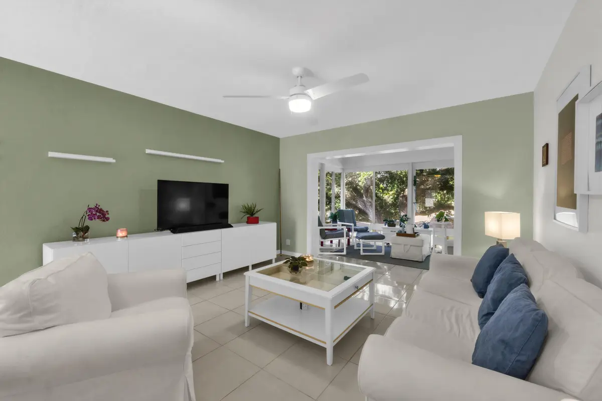 Living Room at 5141 W OAKLAND PARK Boulevard 311, Lauderdale Lakes