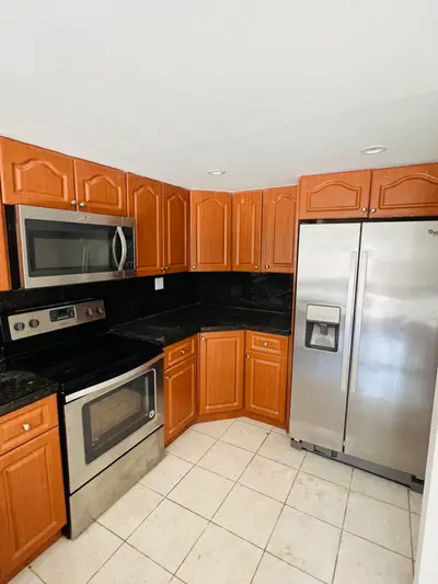 10710 NW 7TH Street 8A, Miami – Condominium for rent