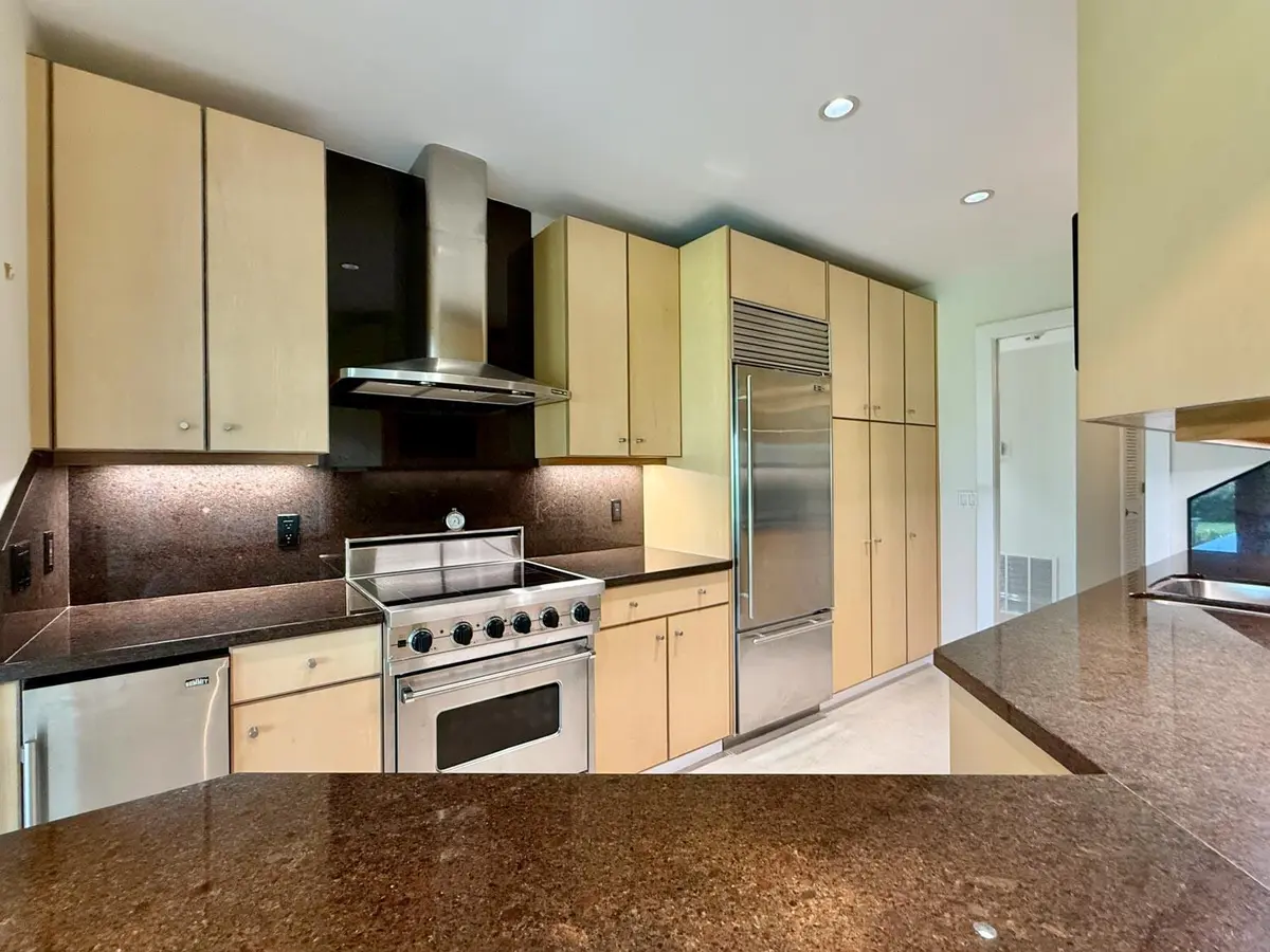 17 Kitchen3 at 700 BEACH Road 147, Indian River Shores