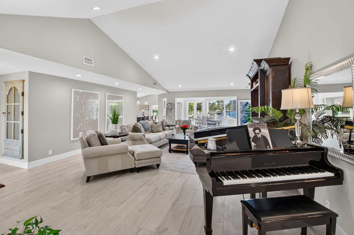 LARGE LIVING SPACE at 2321 SPANISH Trail, Delray Beach