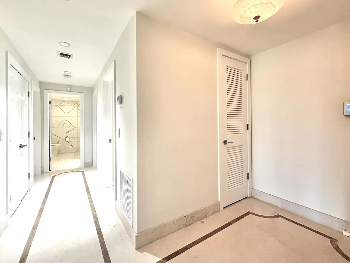 08 Foyer2 at 700 BEACH Road 147, Indian River Shores