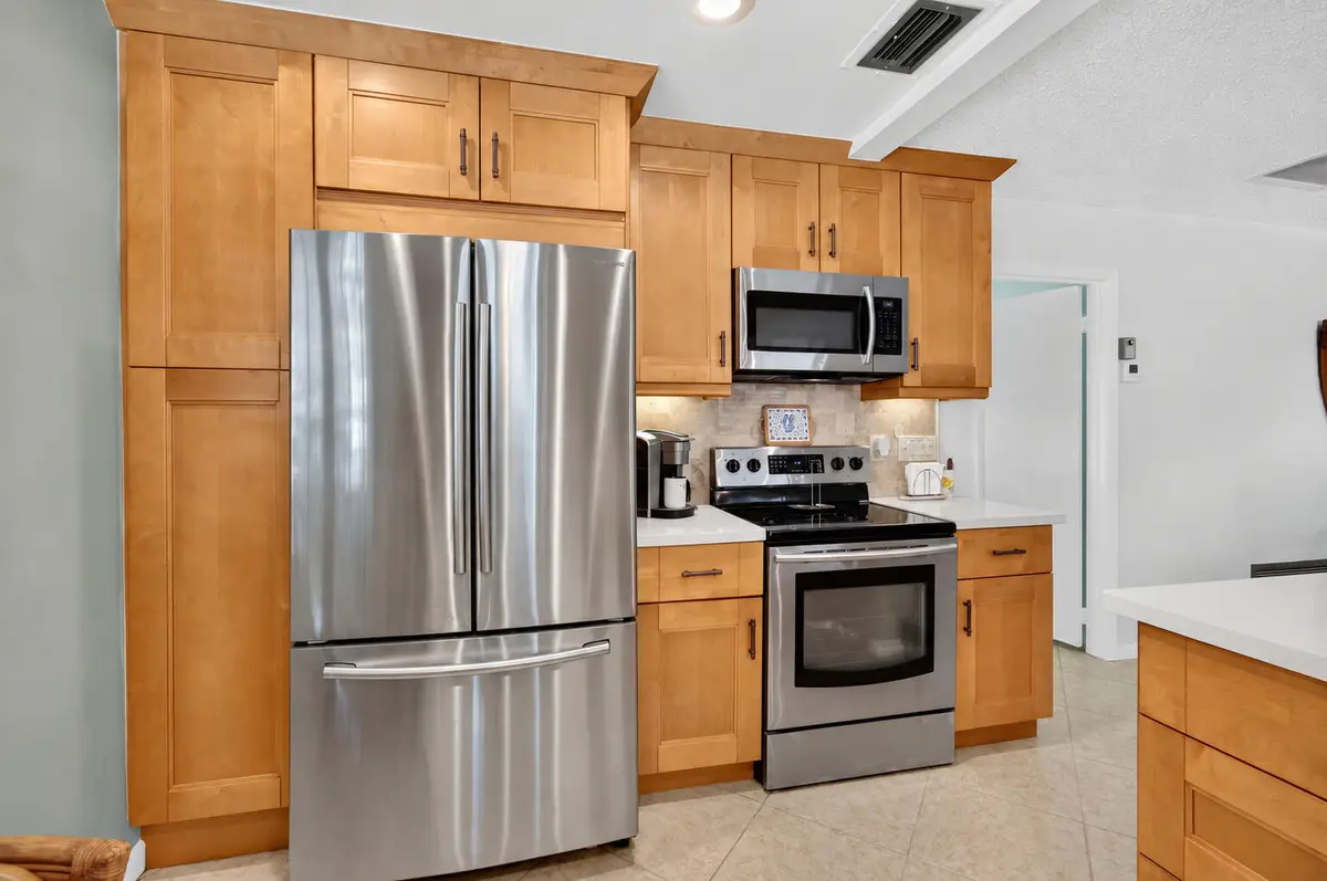 05_kitchen_appliances_DSC_8999 at 842 Meadowlark Lane, Delray Beach