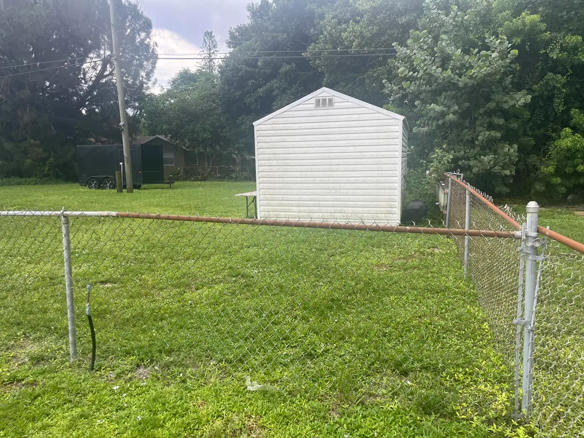 shed stays at 4374 Forest Road, West Palm Beach