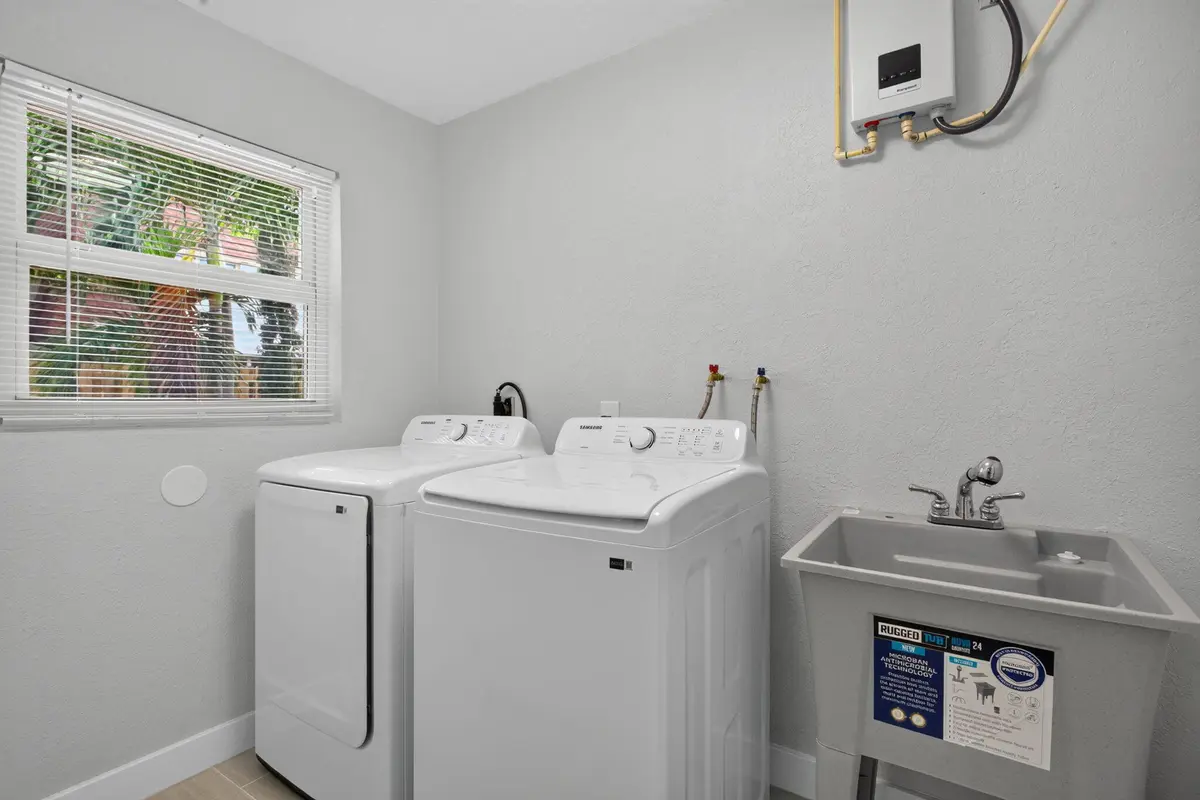 7-web-or-mls-2010-7 at 2010 NE 33RD Street, Lighthouse Point