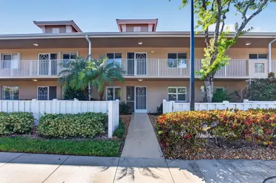 5914 REGAL GLEN Drive 107, Boynton Beach – Condominium for sale