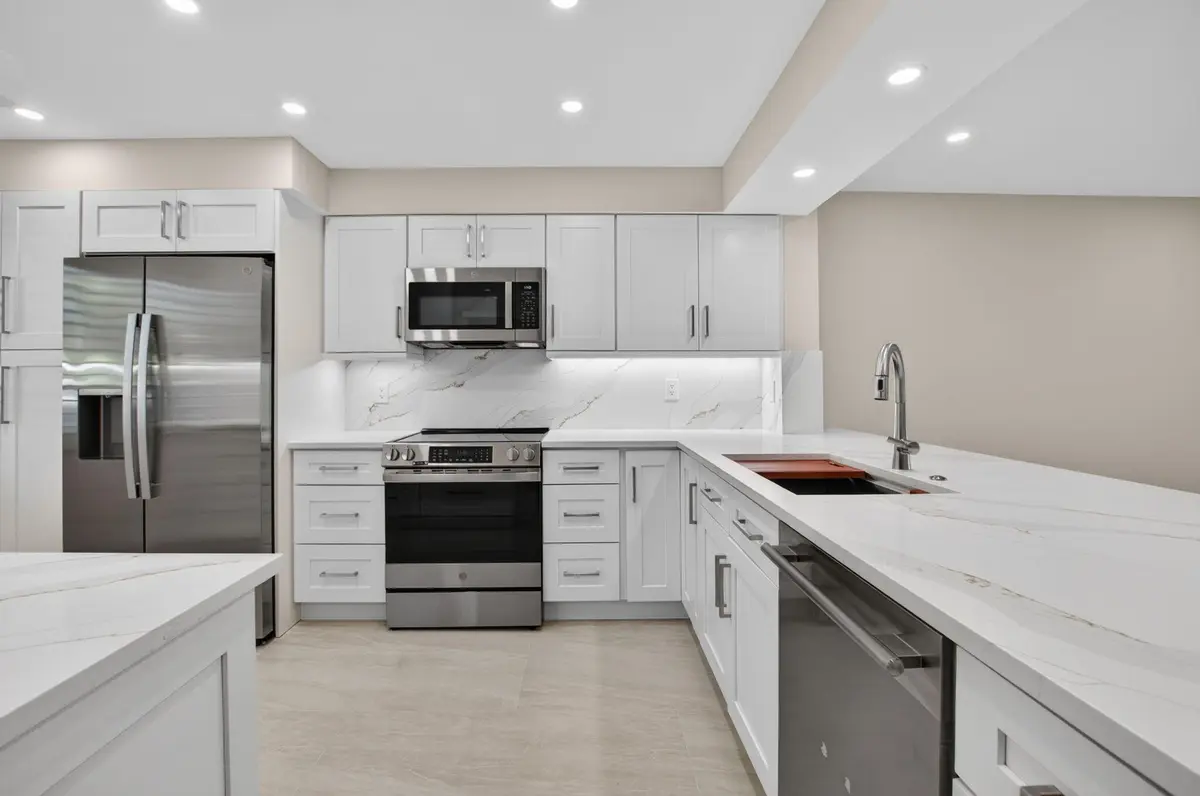 Kitchen at 5914 REGAL GLEN Drive 107, Boynton Beach