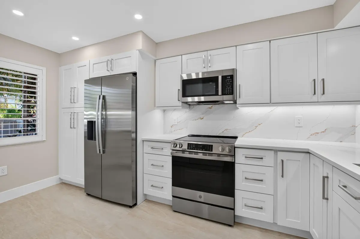 Kitchen at 5914 REGAL GLEN Drive 107, Boynton Beach